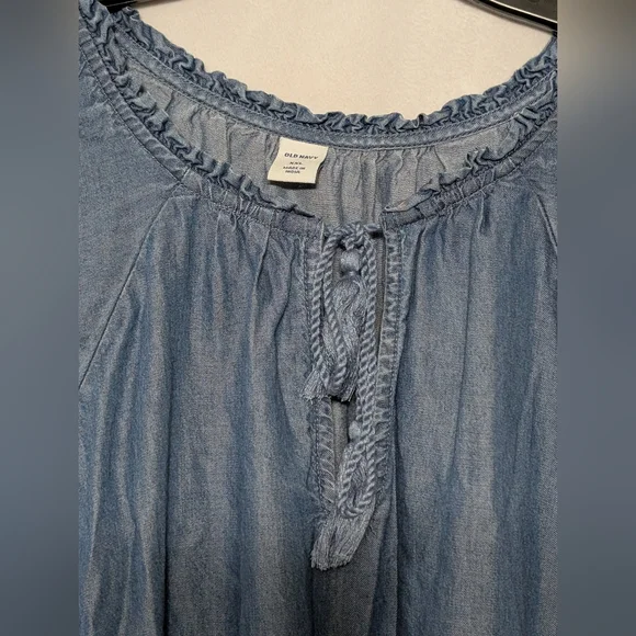 EUC Old Navy Blue Chambray Flutter Sleeve Ruffled Blouse XXL - Picture 5 of 8